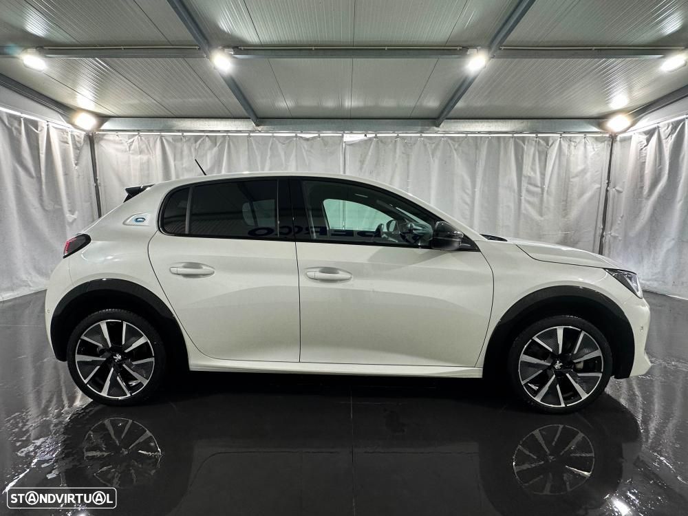 Peugeot e-208 50 kWh GT Pack - 12