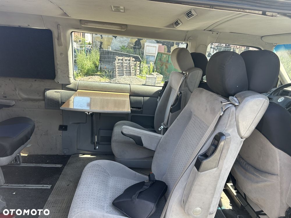 Volkswagen Multivan - 16
