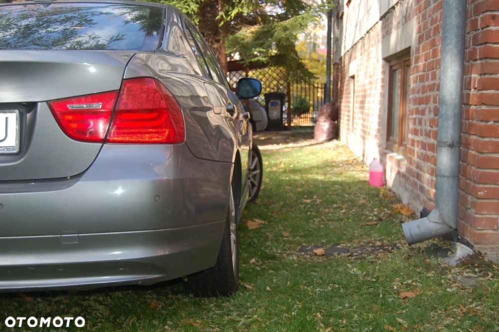 BMW Seria 3 320i - 5
