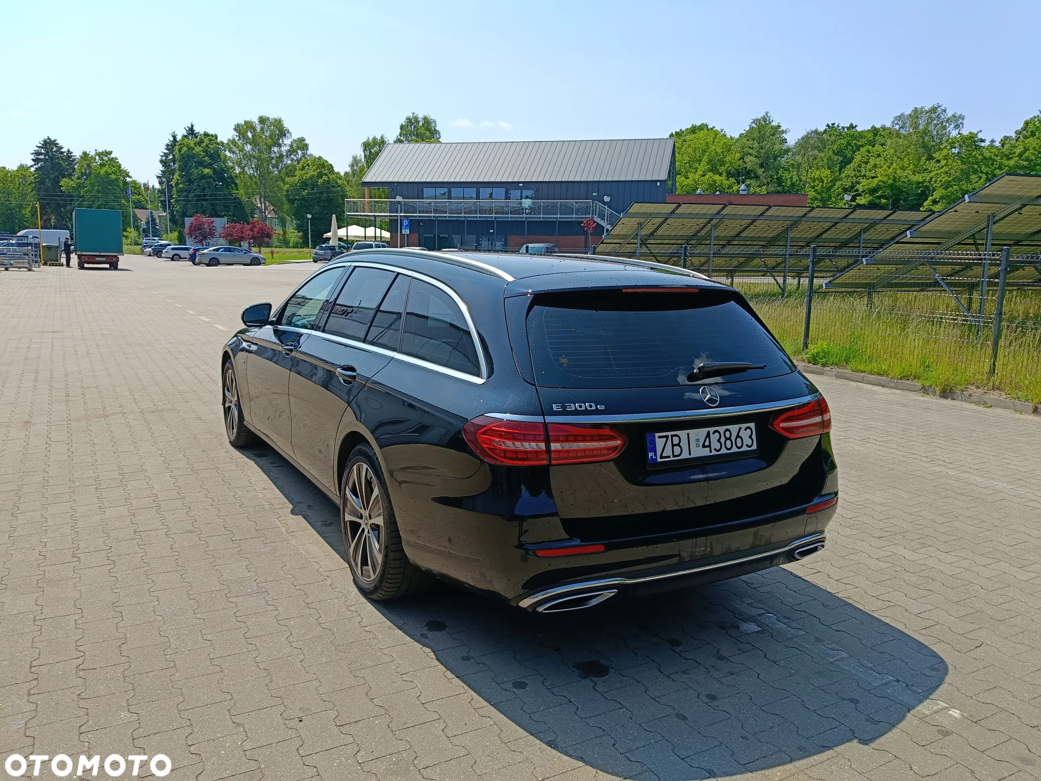 Mercedes-Benz Klasa E 300 Business Edition - 4
