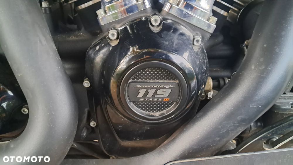 Harley-Davidson Touring Street Glide - 12