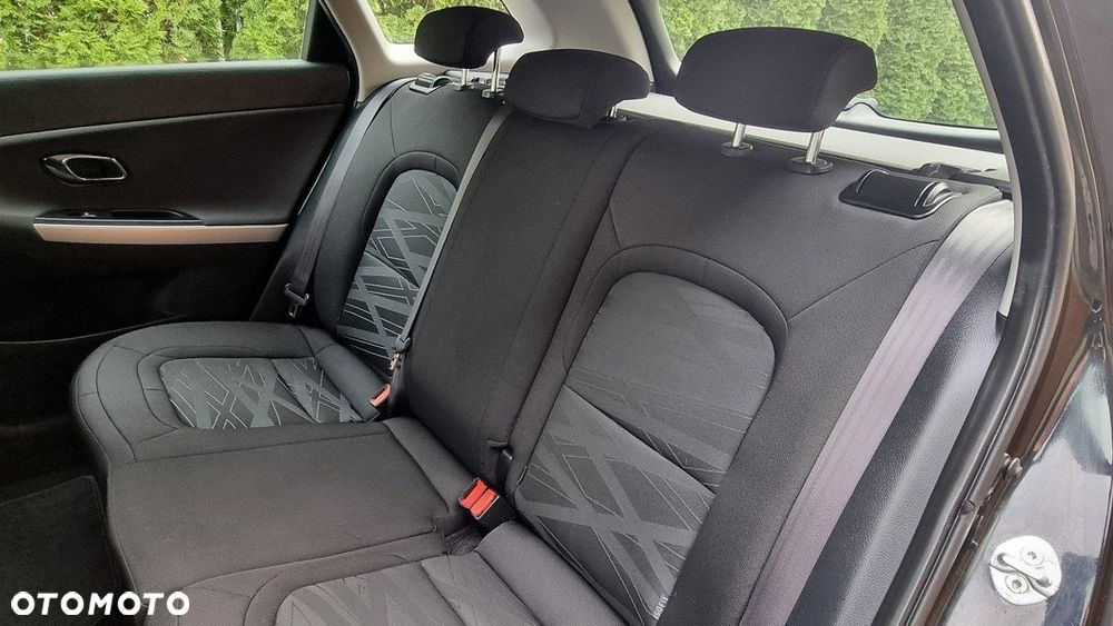 Kia Ceed - 16