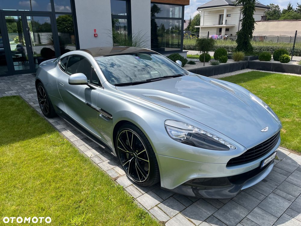 Aston Martin Vanquish - 1