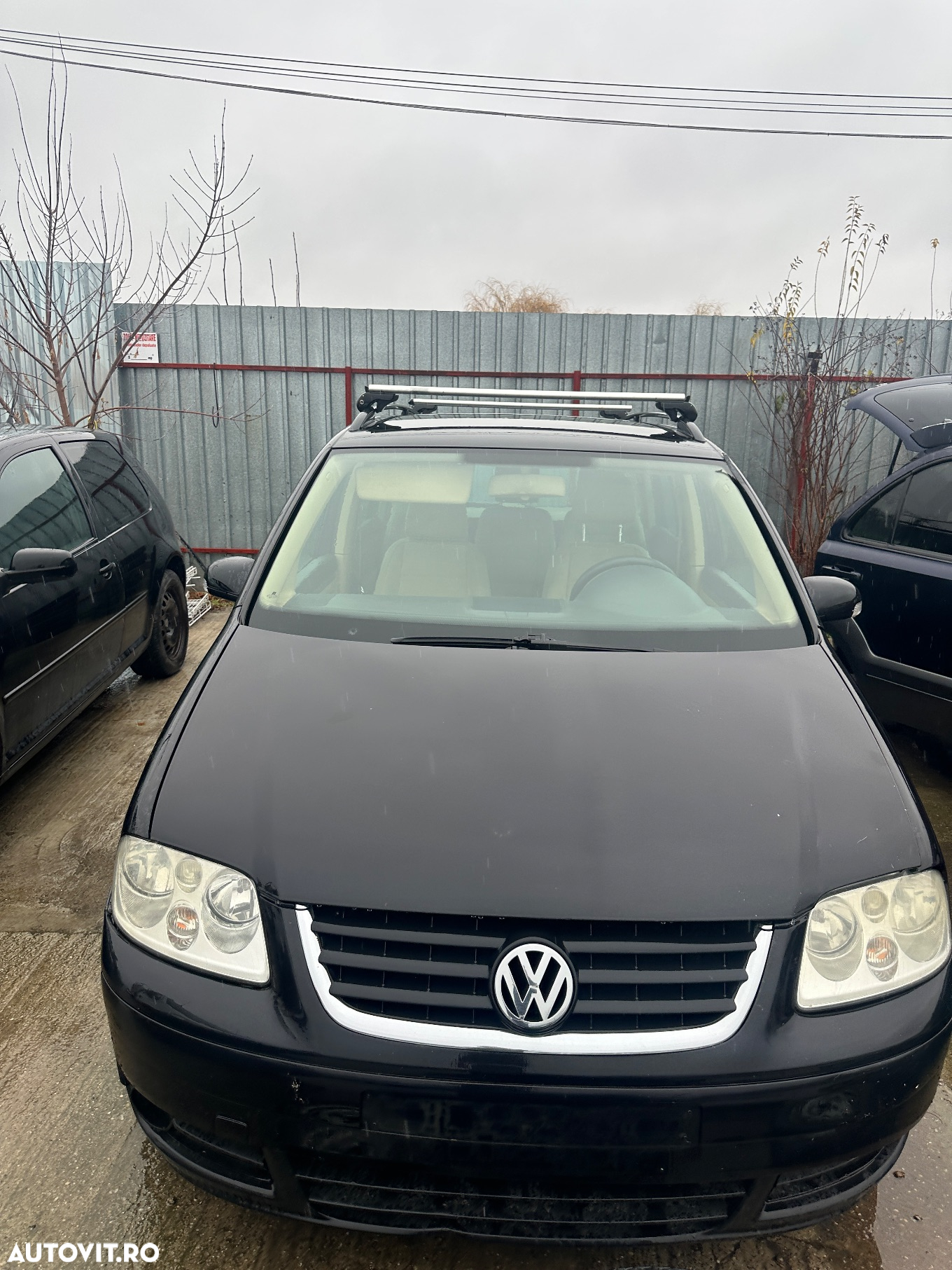 Dezmembrez Volkswagen Touran - 2