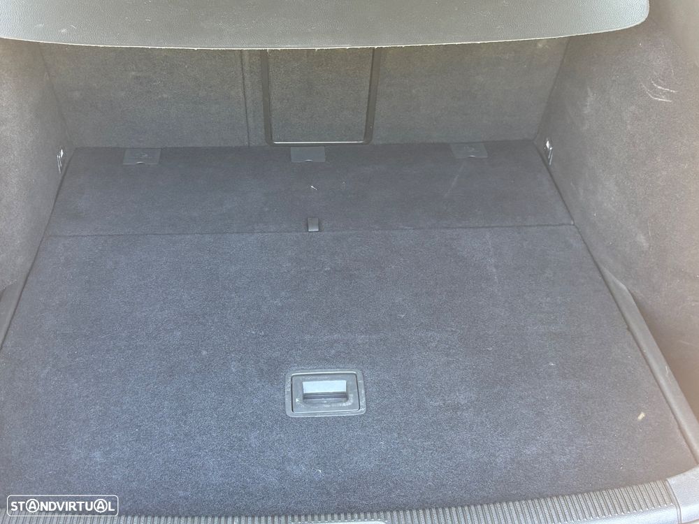 VW Golf Variant 1.6 TDi Sportline - 24