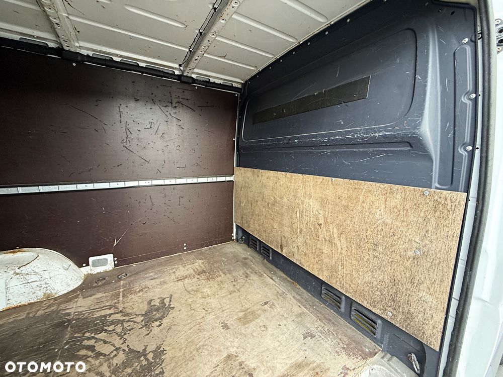 Mercedes-Benz Sprinter - 20
