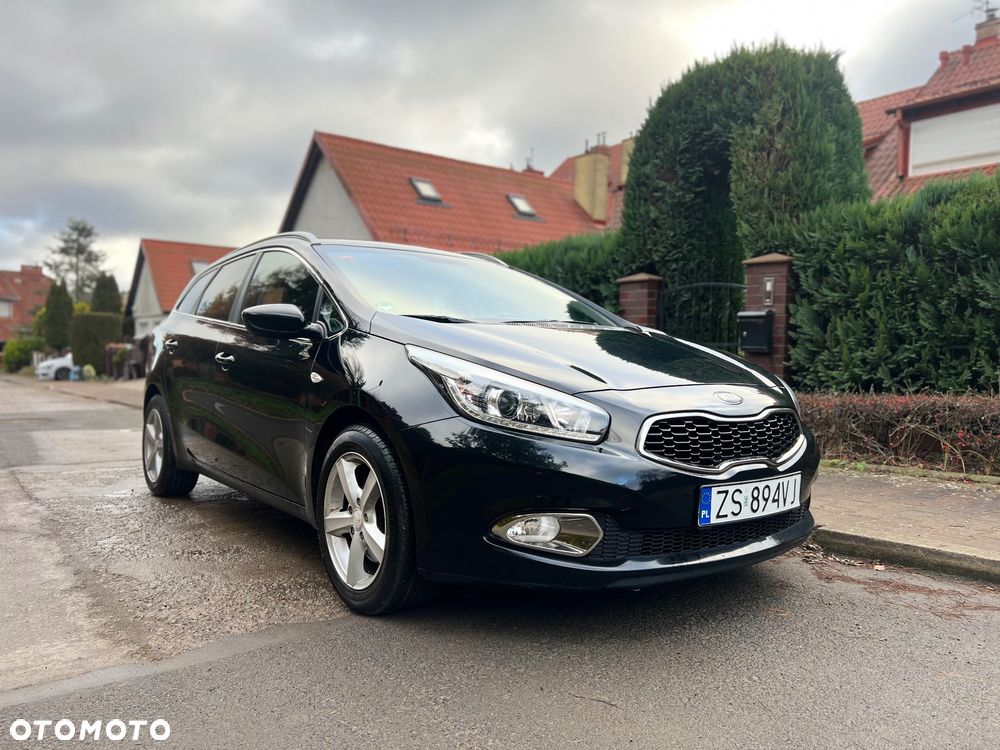 Kia Ceed 1.4 CVVT Dream Team Edition - 4