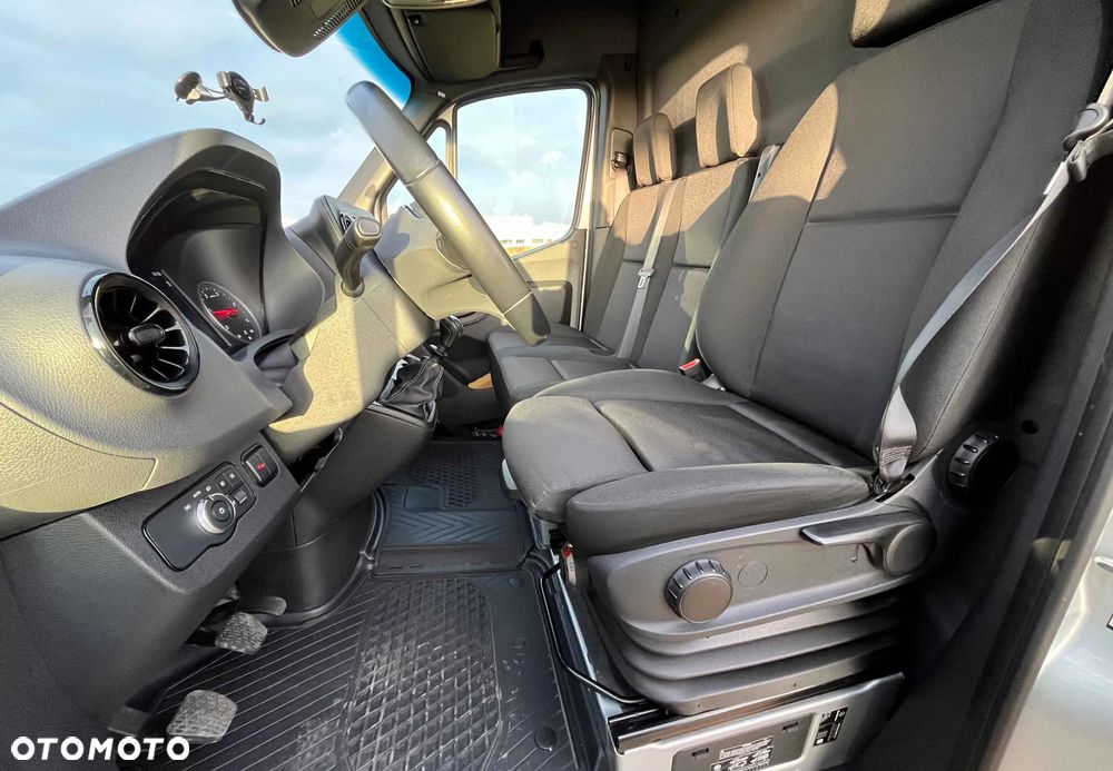 Mercedes-Benz Sprinter - 6