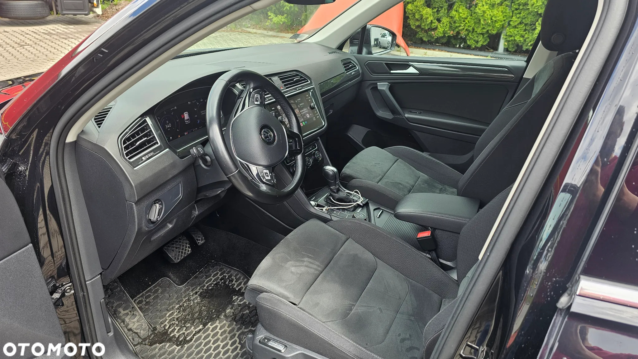 Volkswagen Tiguan - 12