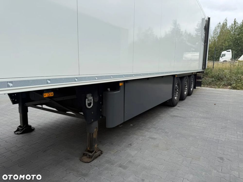 Schmitz Cargobull SKO 24 - 3
