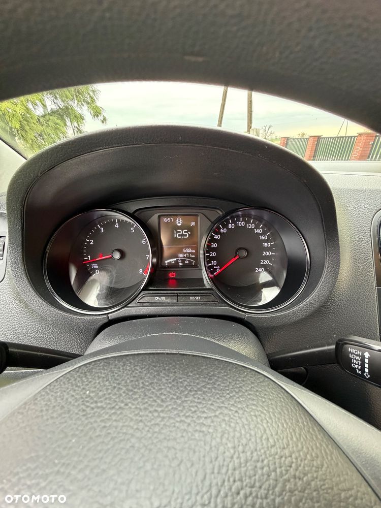 Volkswagen Polo 1.0 Blue Motion Technology beats - 13