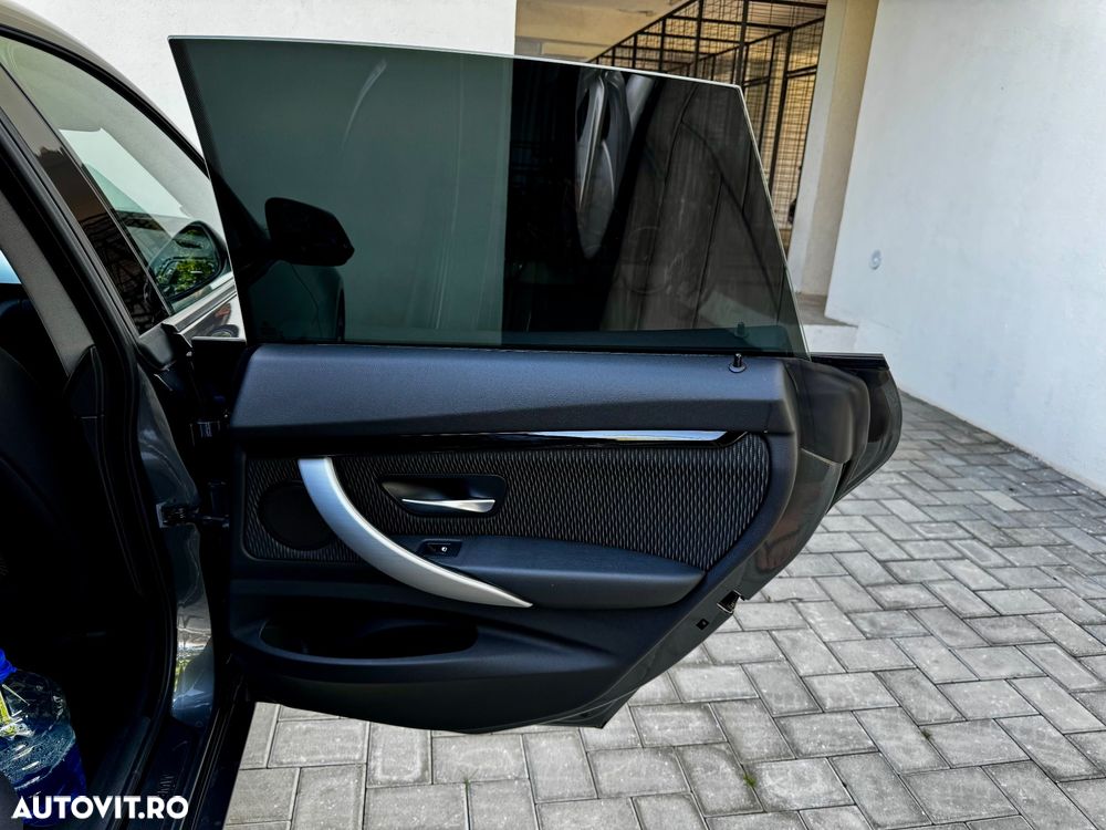 BMW Seria 3 320i GT - 13