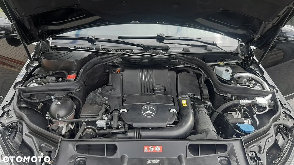 Mercedes-Benz Klasa C 180 CGI BlueEFFICIENCY Avantgarde - 36