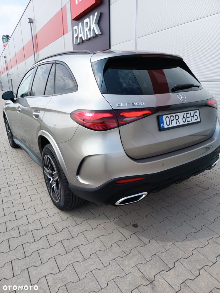 Mercedes-Benz GLC 300 4Matic 9G-TRONIC AMG Line Plus - 6