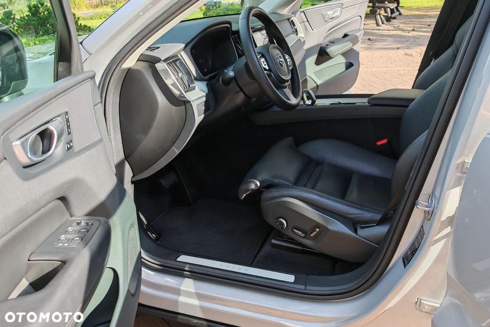 Volvo XC 60 B4 D AWD Plus Dark - 16