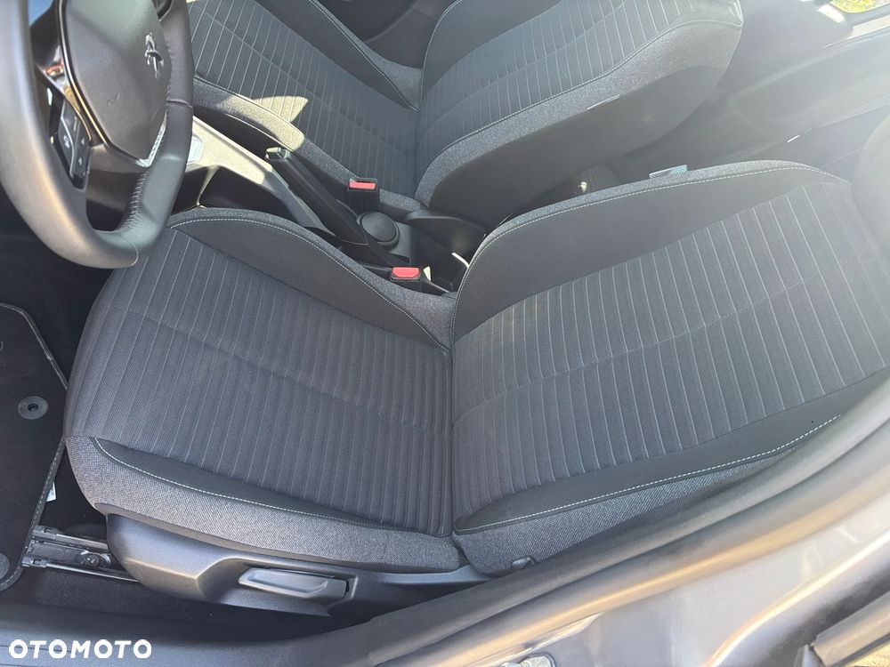 Peugeot 208 1.2 PureTech Style S&S - 13