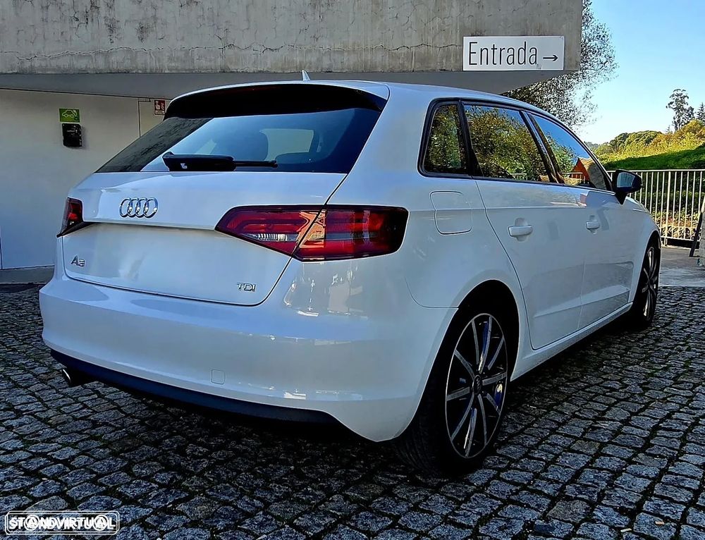 Audi A3 Sportback 1.6 TDI Ambiente - 5