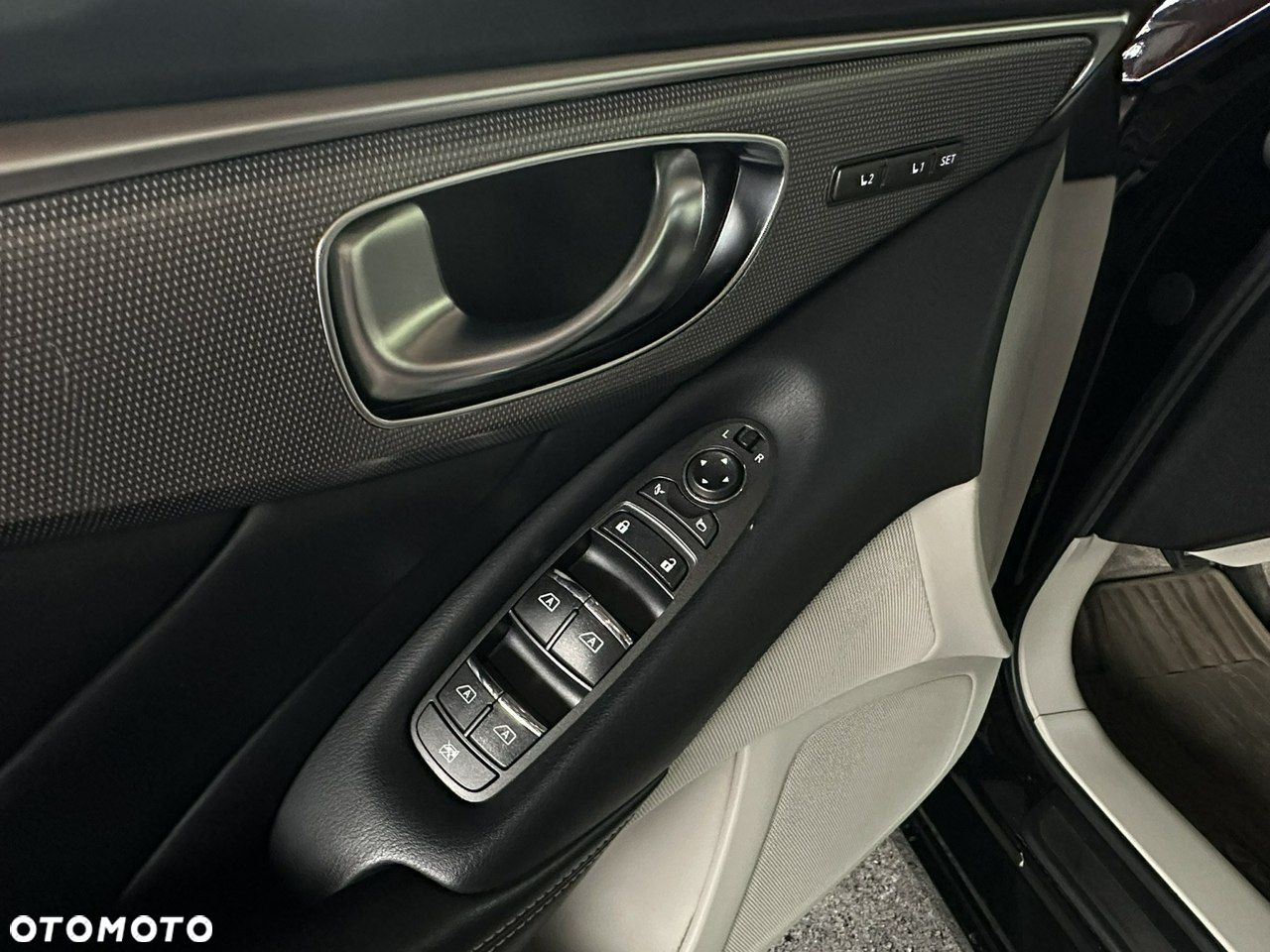 Infiniti Q50 - 14