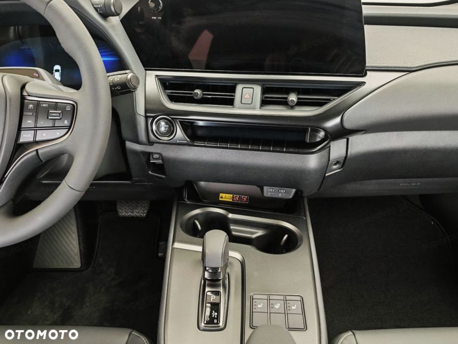 Lexus UX - 9