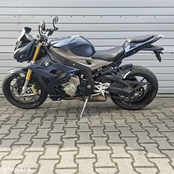 BMW S - 2