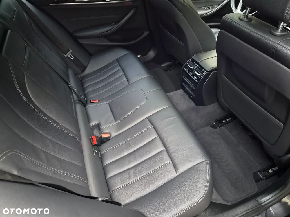 BMW Seria 5 530i Luxury Line - 16