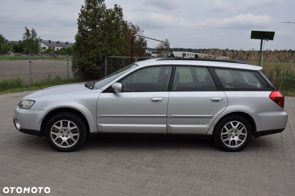 Subaru Outback 2.5i MT - 4