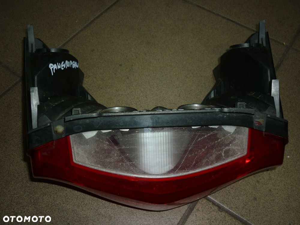 Lampa tył Honda ST 1300 Pan Europa - 2