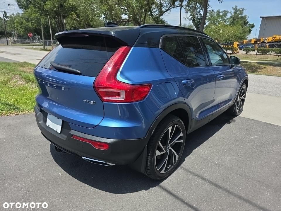 Volvo XC 40 T5 AWD R-Design - 4