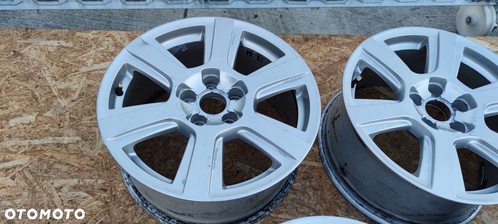 FELGA FELGI AUDI A4 A5 Q5 8J R17 ET39 8R0601025 - 2