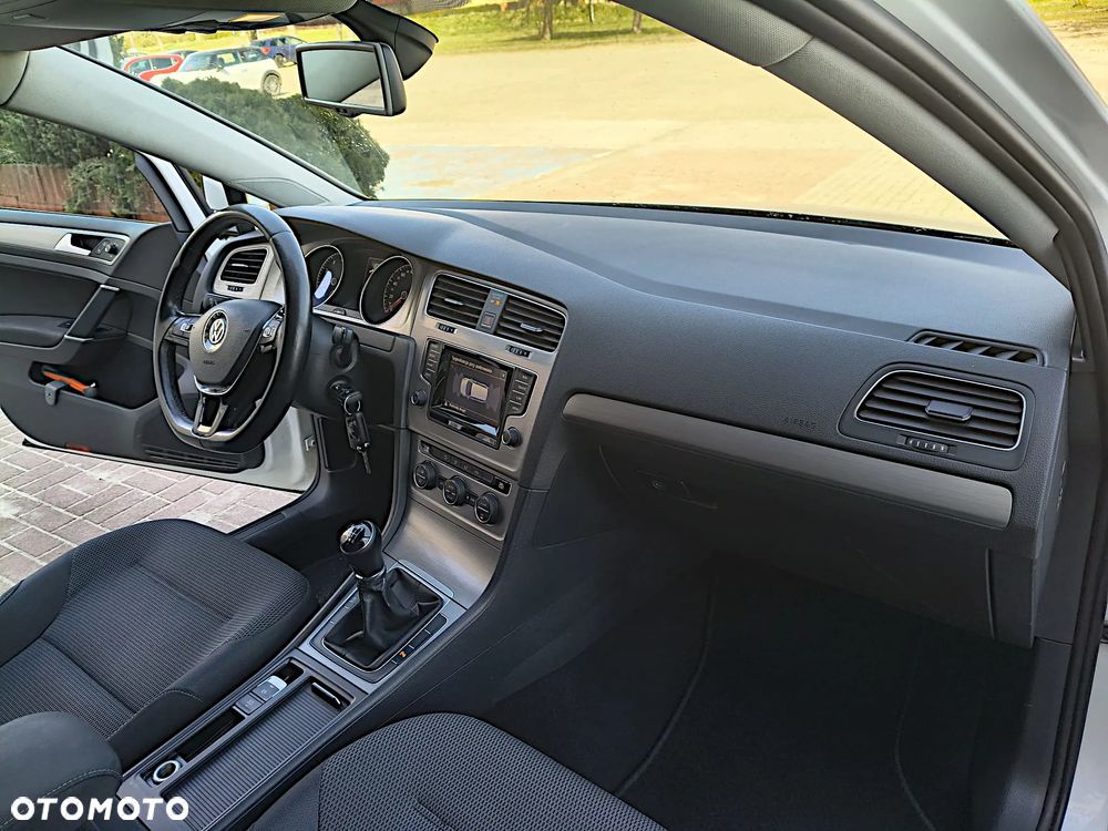 Volkswagen Golf 1.4 TSI BMT Comfortline - 31