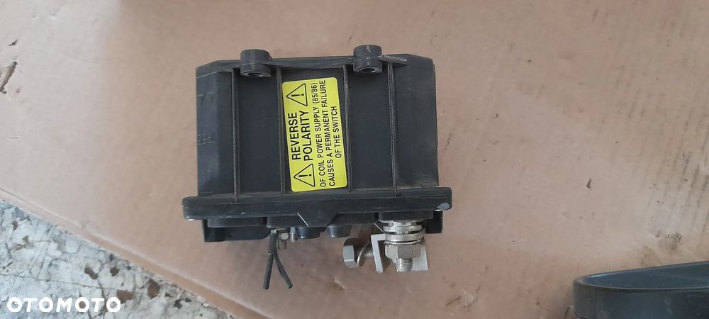 Wyłącznik Główny Prądu Akumulatora  6Ek008776031 - 1