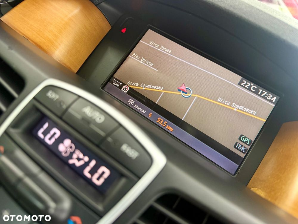 Renault Laguna 2.0 dCi Initiale - 25