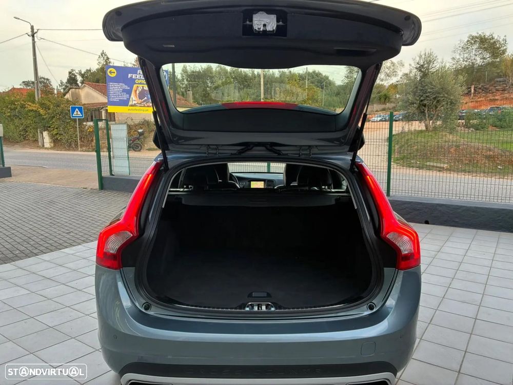 Volvo V60 Cross Country 2.0 D3 Summum Geartronic - 34