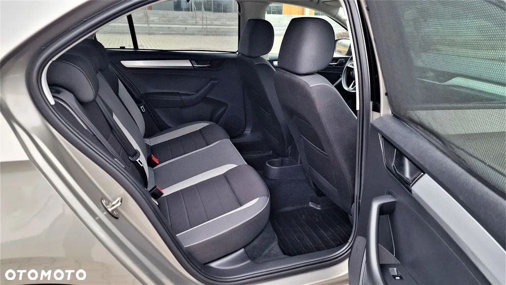 Skoda RAPID Spb 1.0 TSI Style - 13