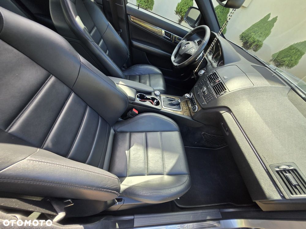 Mercedes-Benz Klasa C 63 AMG - 6