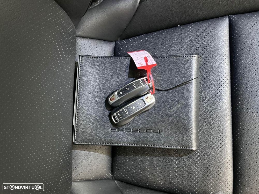 Porsche Taycan Bateria Performance Plus - 13