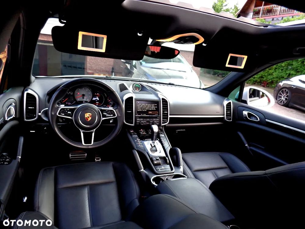 Porsche Cayenne - 6