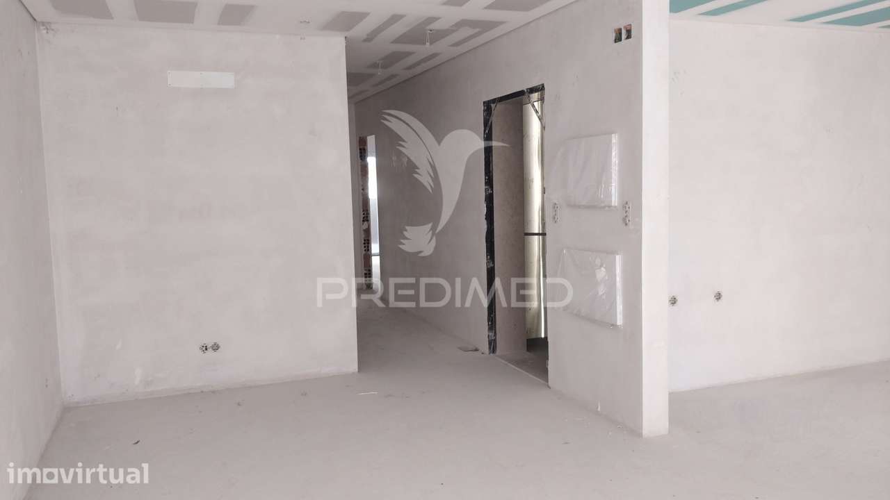 APARTAMENTO T3 NOVO C/PARQUEAMENTO - Grande imagem: 2/13