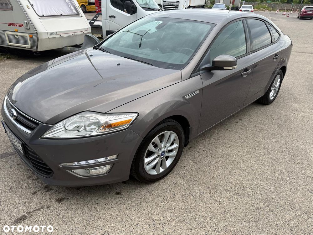 Ford Mondeo 1.6 T Ghia - 14