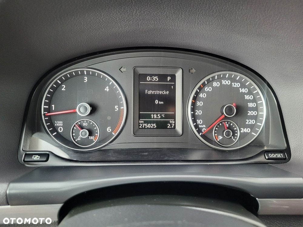 Volkswagen Touran - 31