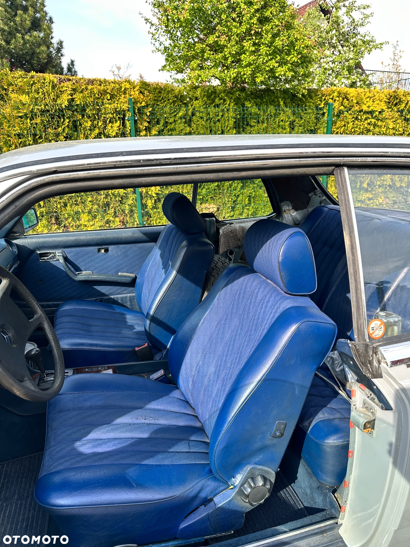 Mercedes-Benz W123 - 17