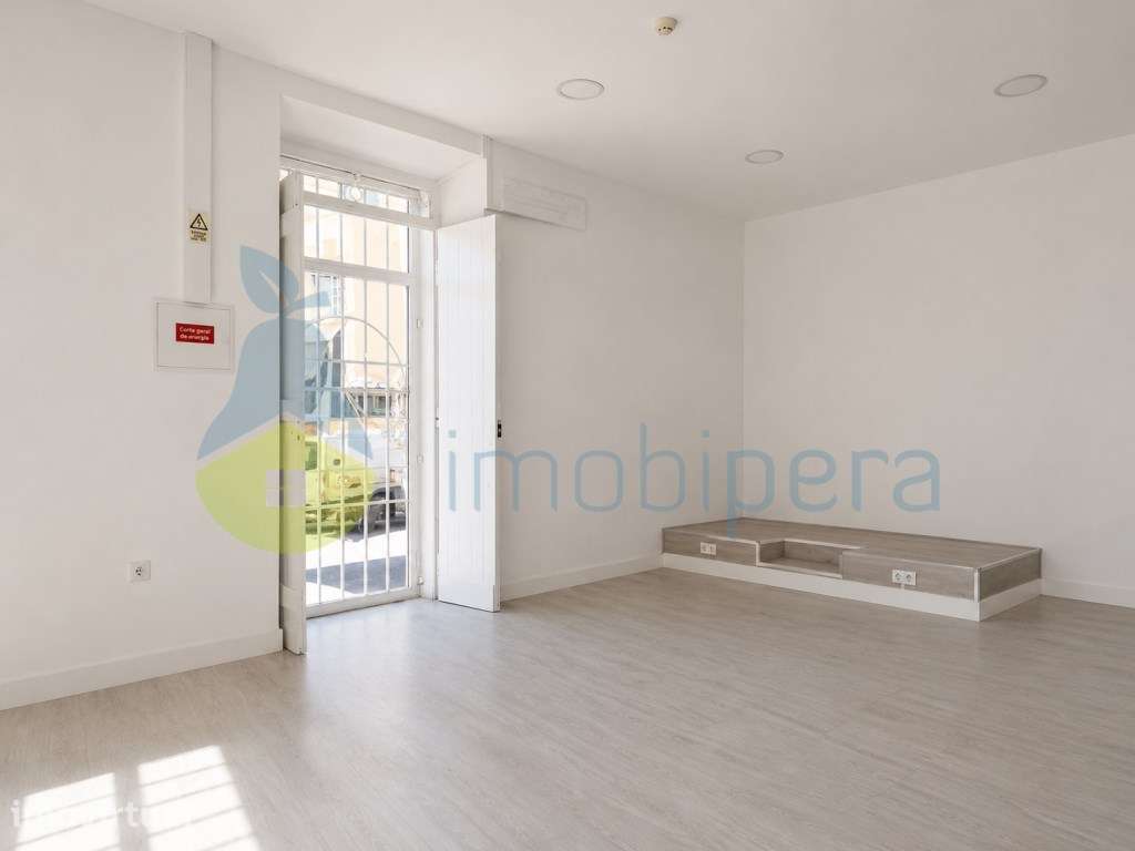Espaço comercial no centro de Algoz - Grande imagem: 4/16