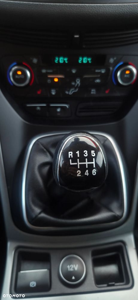 Ford Kuga 1.5 EcoBoost 2x4 Titanium - 29
