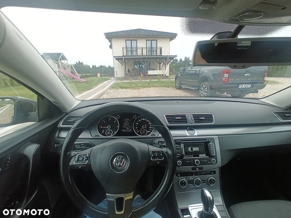 Volkswagen Passat 2.0 TDI Comfortline DSG - 13