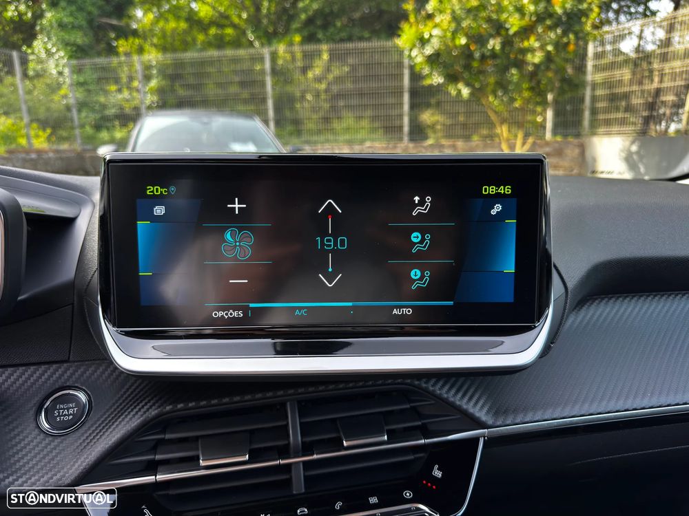 Peugeot e-208 Allure - 28