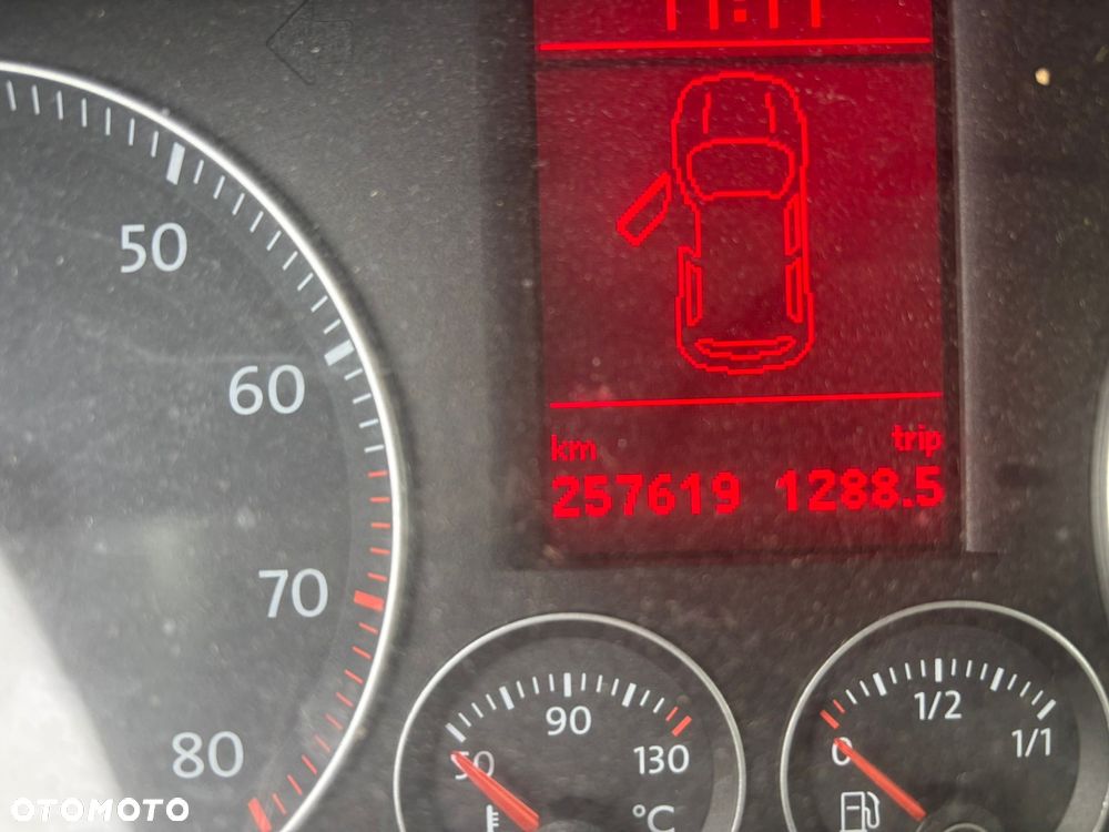 Volkswagen Touran - 8