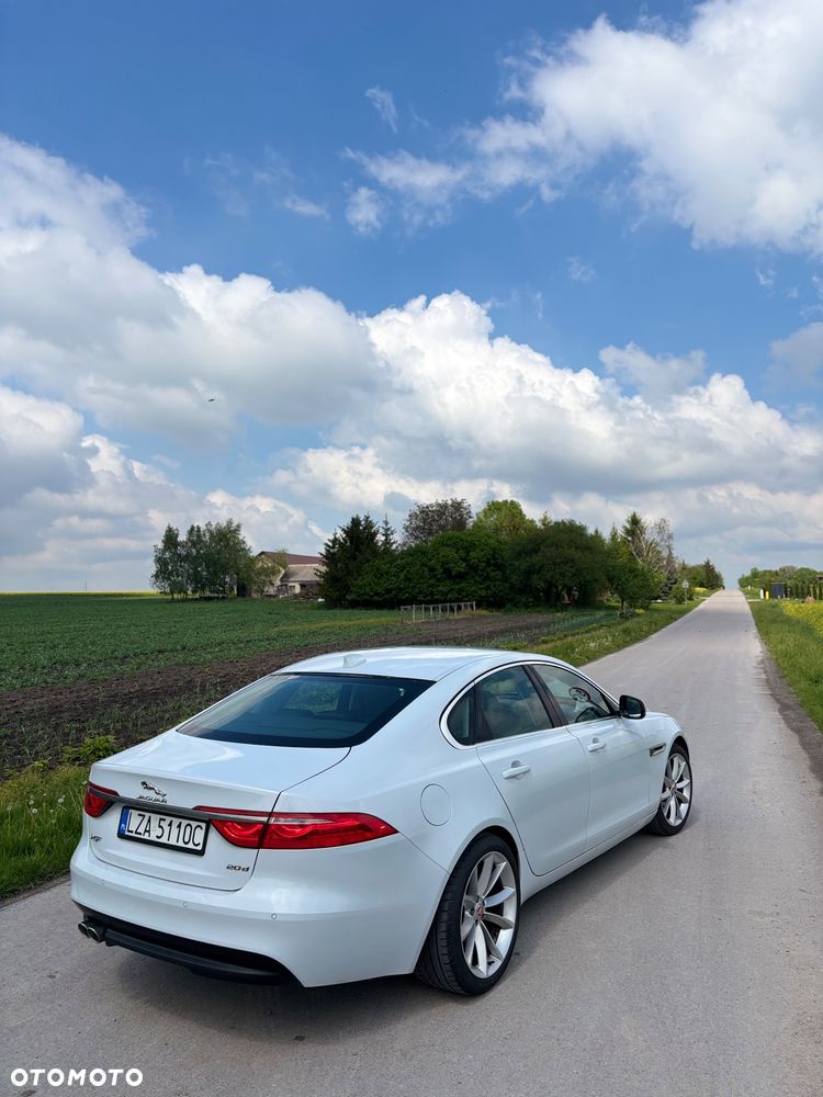 Jaguar XF 2.0 i4D Prestige - 4