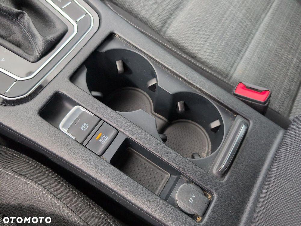 Volkswagen Passat 2.0 TSI Business DSG - 28