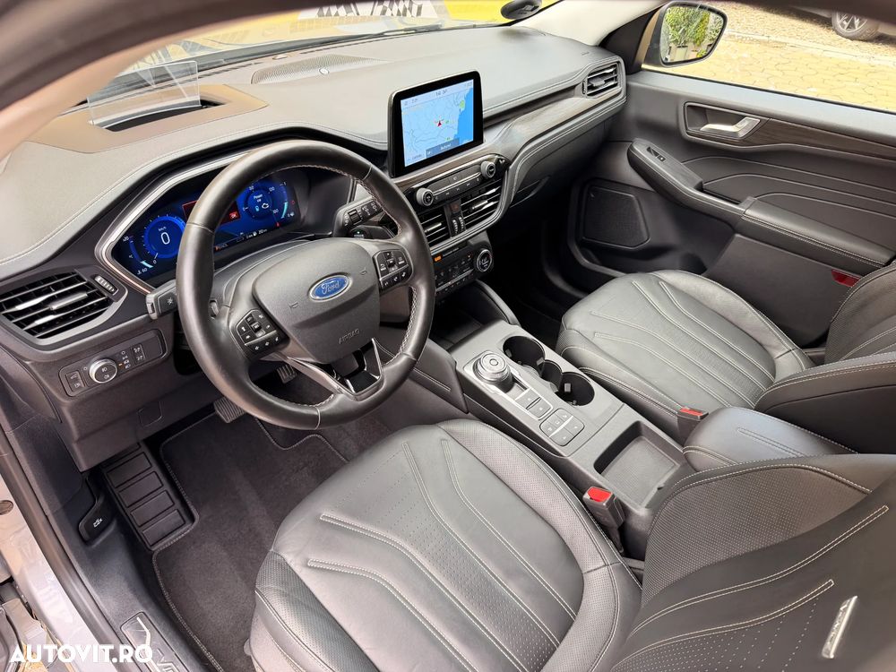 FORD Kuga 2022 — imagine 2