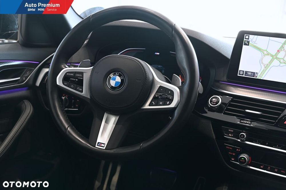 BMW Seria 5 540i xDrive mHEV - 16
